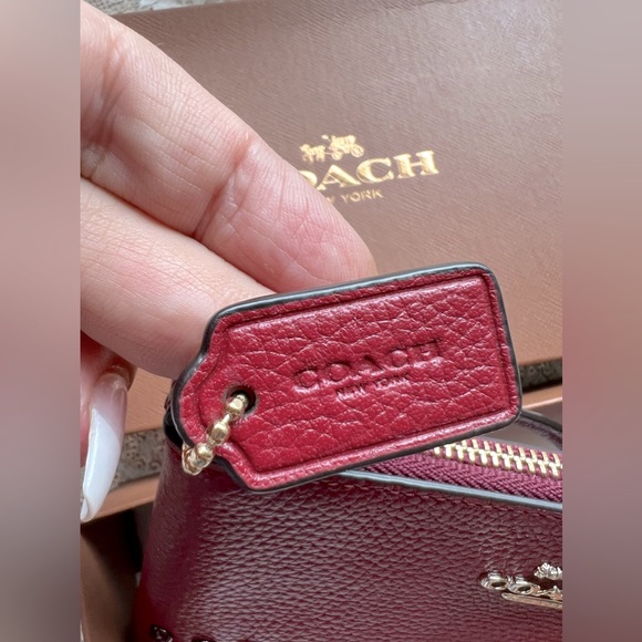 COACH Like New! Beaded Cranberry Corner Zip Pebble Leather Wristlet - Picture 10 of 13